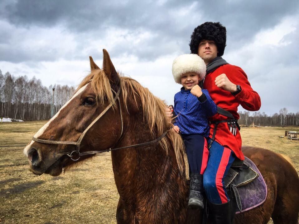 Сибирский казак Андрей Ростовщиков (справа) Сибирский казак Андрей Ростовщиков (справа) - РИА Новости, 1920, 16.04.2021