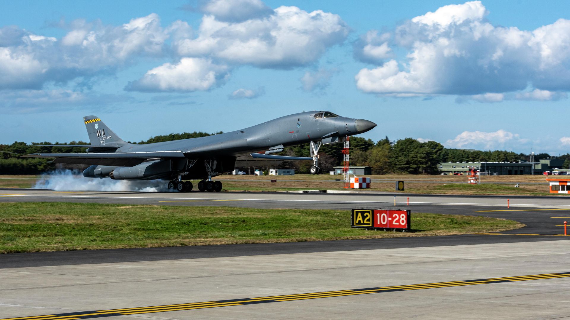 Стратегический бомбардировщик B-1B Lancer ВВС США Стратегический бомбардировщик B-1B Lancer ВВС США - РИА Новости, 1920, 16.08.2023