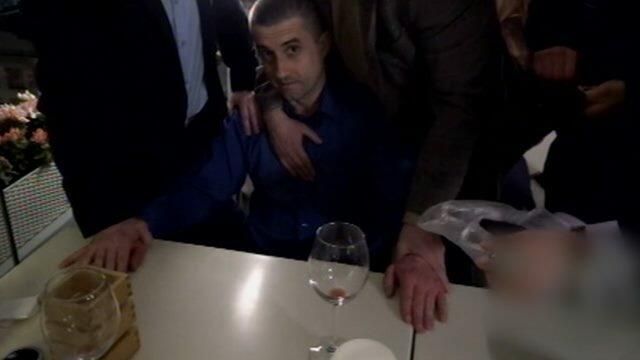 Кадры задержания с поличным украинского консула Сосонюка в Санкт-Петербурге Кадры задержания с поличным украинского консула Сосонюка в Санкт-Петербурге - РИА Новости, 1920, 17.04.2021