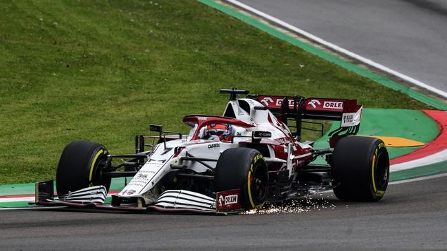 Alfa Romeo's Finnish driver Kimi Raikkonen drives during the Emilia Romagna Formula One Grand Prix at the Autodromo Internazionale Enzo e Dino Ferrari race track in Imola, Italy, on April 18, 2021. (Photo by Miguel MEDINA / AFP)