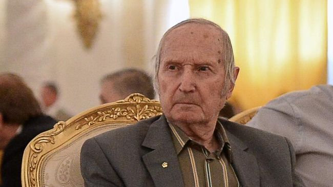 Виктор Шувалов (слева) 