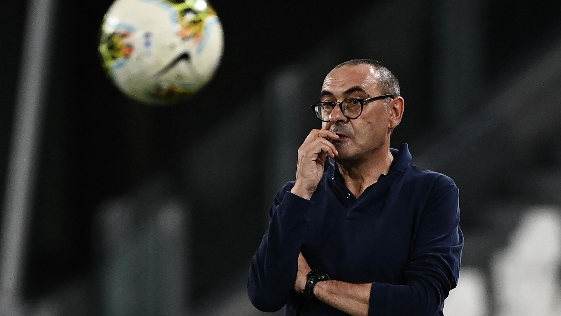 Juventus' Italian coach Maurizio Sarri looks on during the Italian Serie A football match Juventus vs Sampdoria played behind closed doors on July 26, 2020 at the Allianz Stadium in Turin. (Photo by MARCO BERTORELLO / AFP) Juventus' Italian coach Maurizio Sarri looks on during the Italian Serie A football match Juventus vs Sampdoria played behind closed doors on July 26, 2020 at the Allianz Stadium in Turin. (Photo by MARCO BERTORELLO / AFP) - РИА Новости, 1920, 20.04.2021