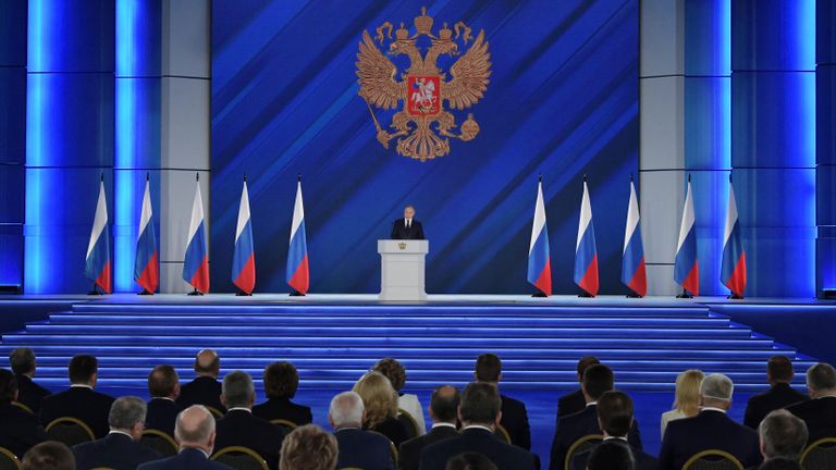 Президент РФ Владимир Путин выступает с ежегодным посланием Федеральному Собранию Президент РФ Владимир Путин выступает с ежегодным посланием Федеральному Собранию