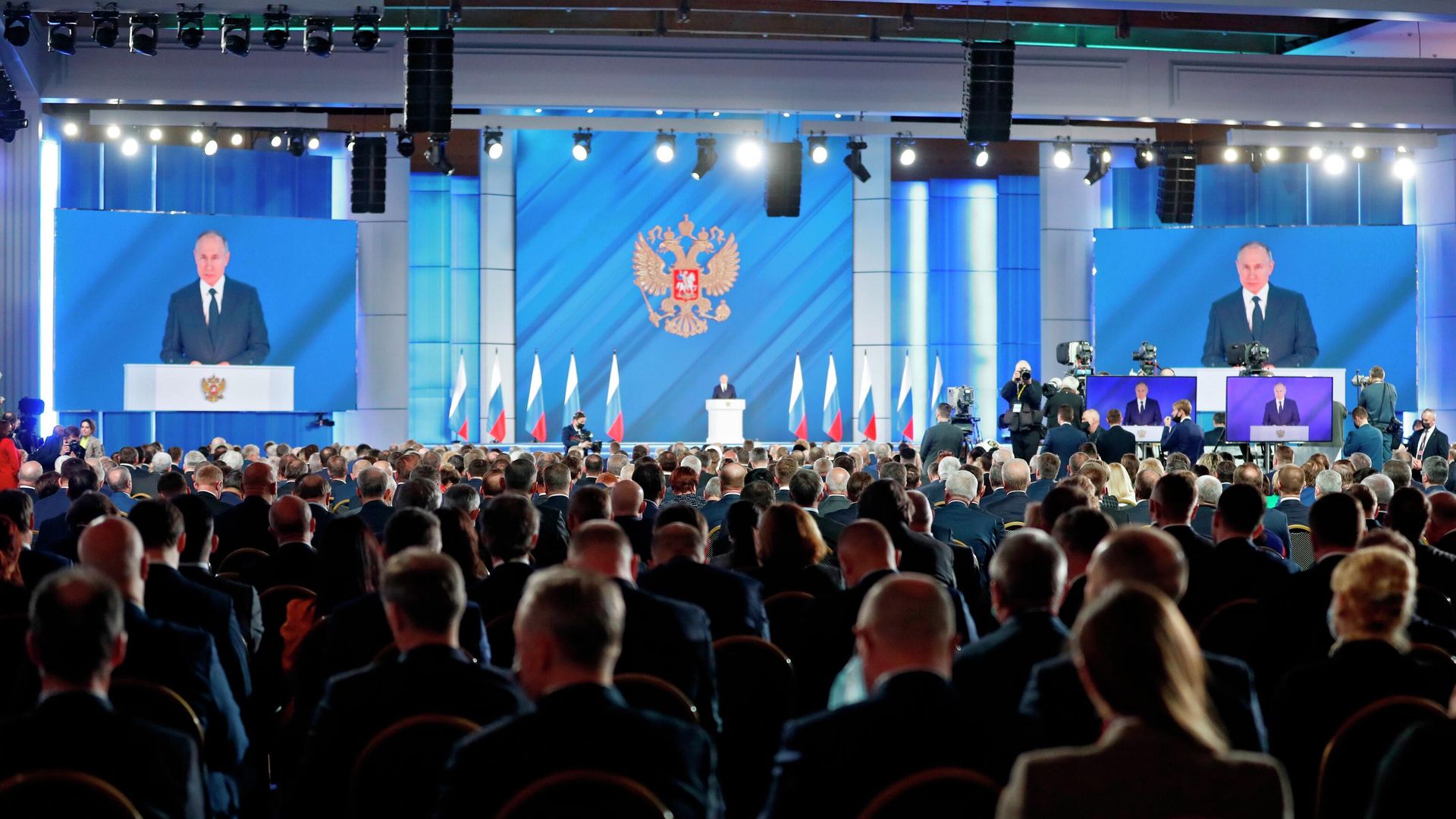 Президент РФ Владимир Путин выступает с ежегодным посланием Федеральному Собранию Президент РФ Владимир Путин выступает с ежегодным посланием Федеральному Собранию - РИА Новости, 1920, 21.04.2021