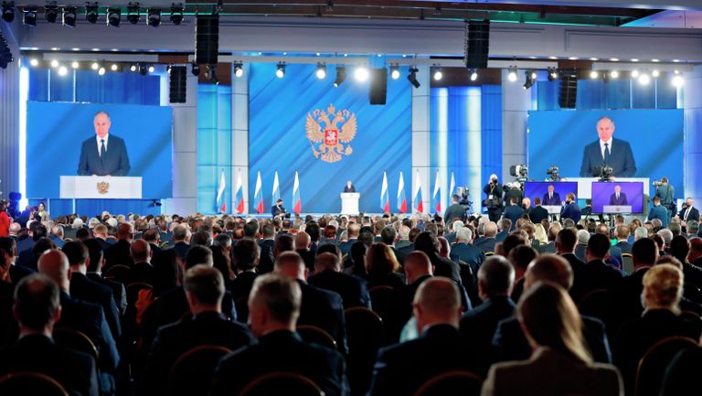 Президент РФ Владимир Путин выступает с ежегодным посланием Федеральному Собранию Президент РФ Владимир Путин выступает с ежегодным посланием Федеральному Собранию