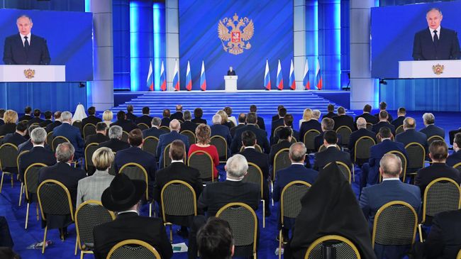 Президент РФ Владимир Путин выступает с ежегодным посланием Федеральному Собранию Президент РФ Владимир Путин выступает с ежегодным посланием Федеральному Собранию