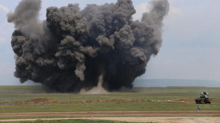 Масштабные учения войск Южного военного округа и ВДВ на полигоне Опук в Крыму Масштабные учения войск Южного военного округа и ВДВ на полигоне Опук в Крыму