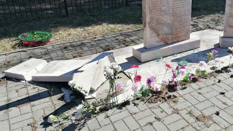 Памятник героям Великой Отечественной войны разгромили в деревне Поросино под Томском Памятник героям Великой Отечественной войны разгромили в деревне Поросино под Томском - РИА Новости, 1920, 23.04.2021