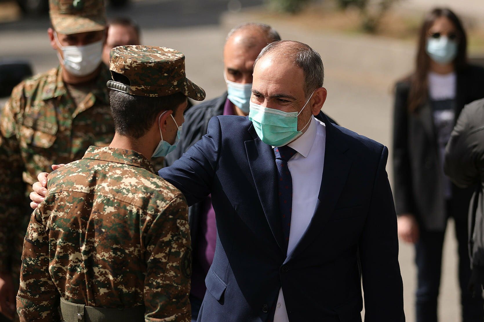 Премьер-министр Никол Пашинян посетил военную часть Минобороны в рамках визита в Сюникскую область Премьер-министр Никол Пашинян посетил военную часть Минобороны в рамках визита в Сюникскую область - РИА Новости, 1920, 03.06.2021