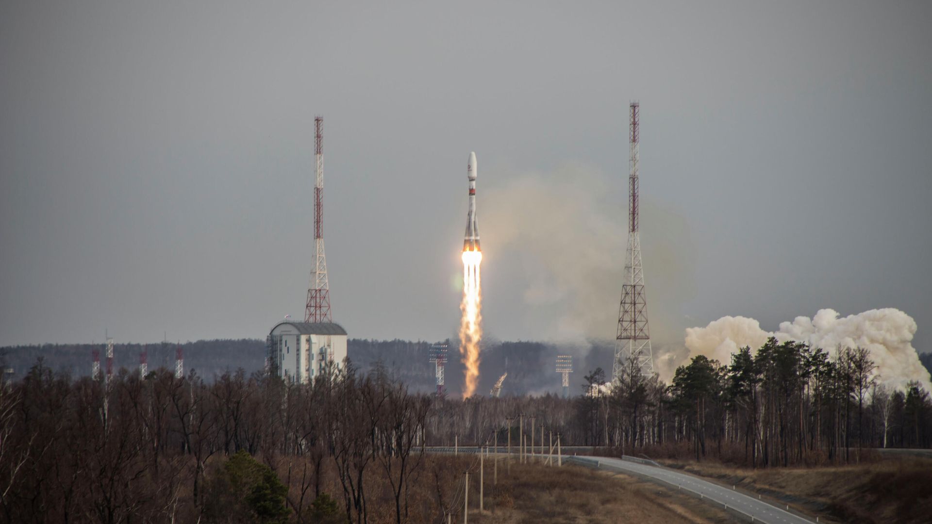 Пуск ракеты Союз-2 с 36 британскими спутниками связи с космодрома Восточный Пуск ракеты Союз-2 с 36 британскими спутниками связи с космодрома Восточный - РИА Новости, 1920, 28.05.2021