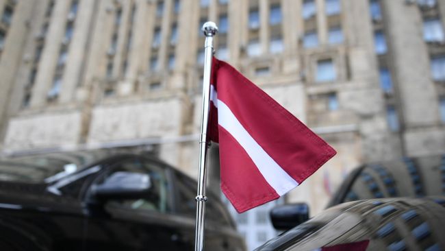 Флаг Латвии Флаг Латвии