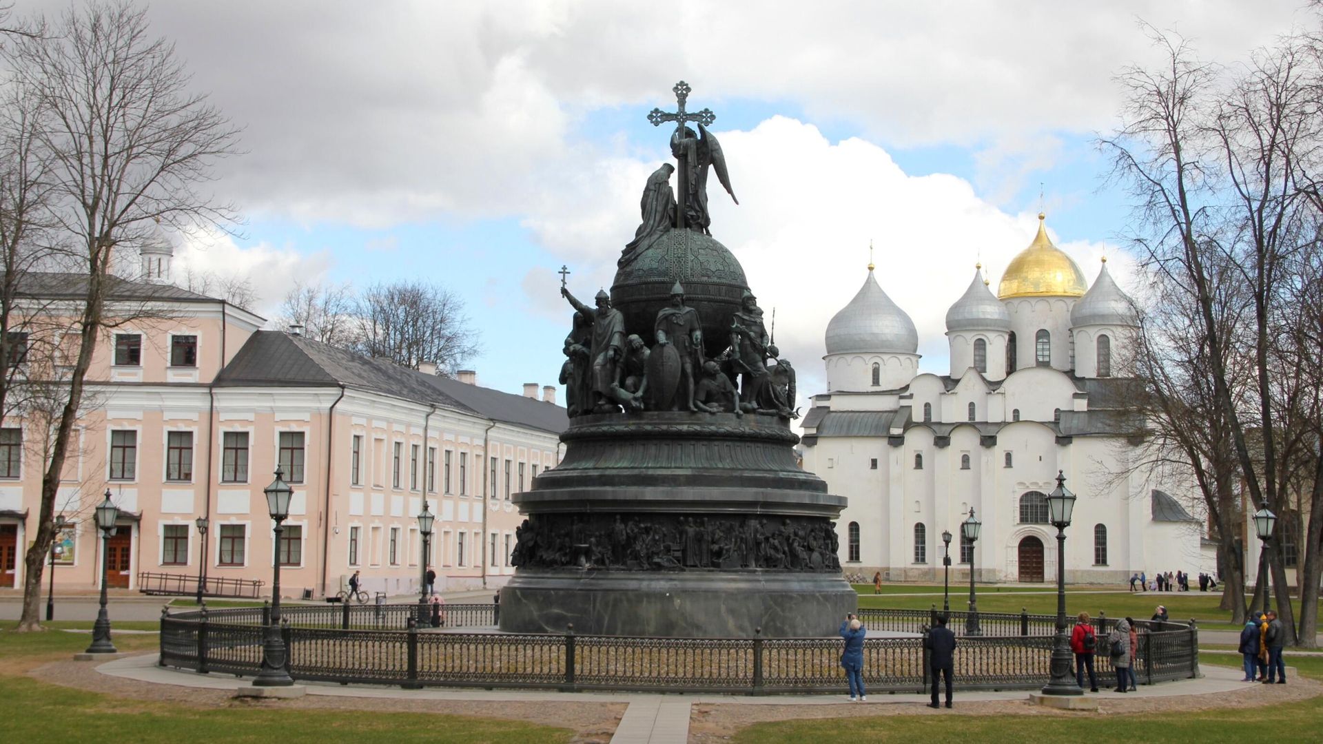 На территории Новгородского кремля На территории Новгородского кремля - РИА Новости, 1920, 28.04.2021