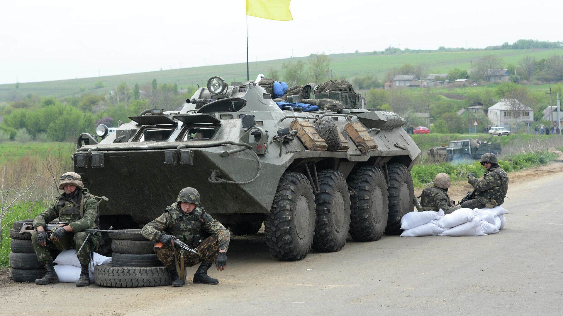 Украинские военные у села Андреевское около города Славянска Донецкой области. 2014 год - РИА Новости, 1920, 26.10.2021
