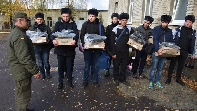 Прибытие призывников в одну из воинских частей во Львове