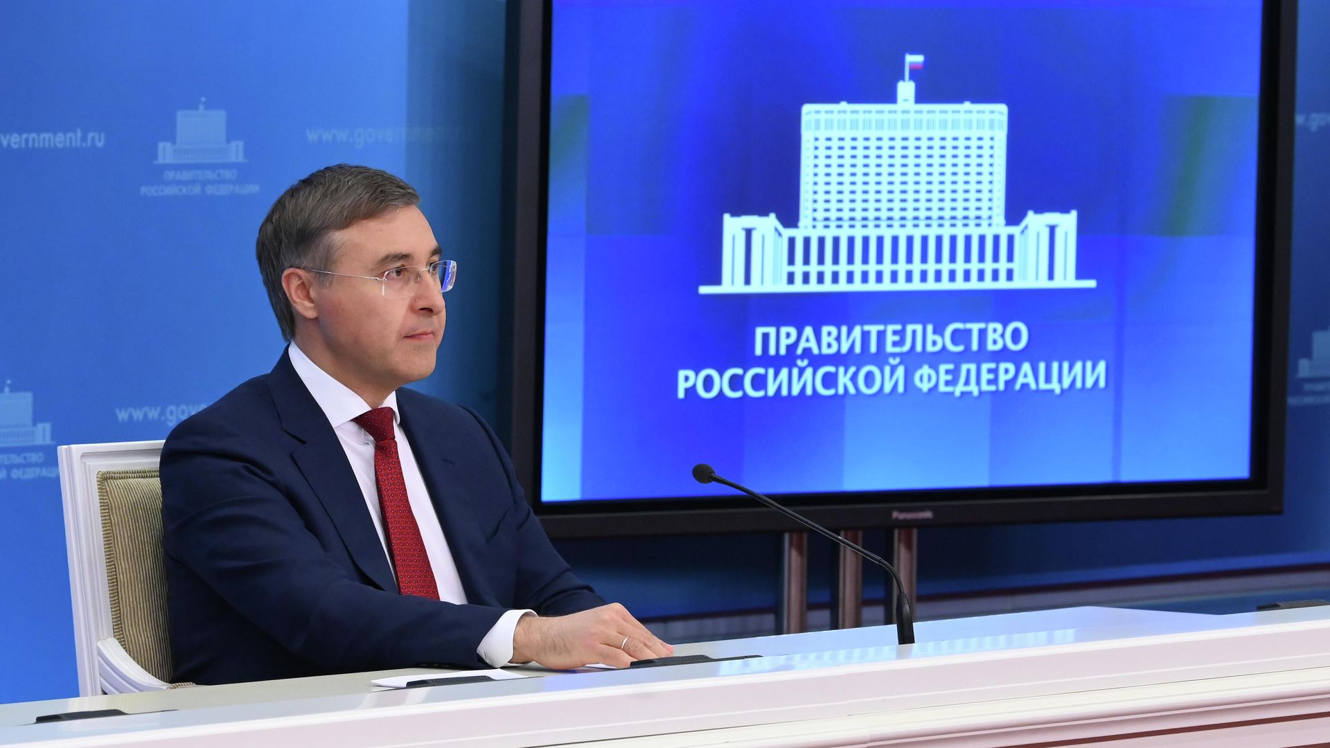 Министр науки и высшего образования РФ Валерий Фальков во время брифинга - РИА Новости, 1920, 19.11.2021