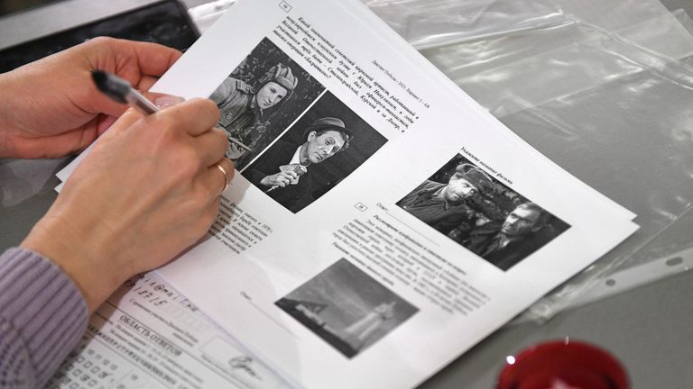 Участница Международной просветительско-патриотической акции Диктант Победы 2021, посвященной 76-й годовщине Победы в Великой Отечественной войне, в Центральном музее Великой Отечественной войны 1941-1945 годов в Москве Участница Международной просветительско-патриотической акции Диктант Победы 2021, посвященной 76-й годовщине Победы в Великой Отечественной войне, в Центральном музее Великой Отечественной войны 1941-1945 годов в Москве