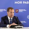 Медведев проводит Круглый стол с представителями профсоюзных организаций Центрального федерального округа