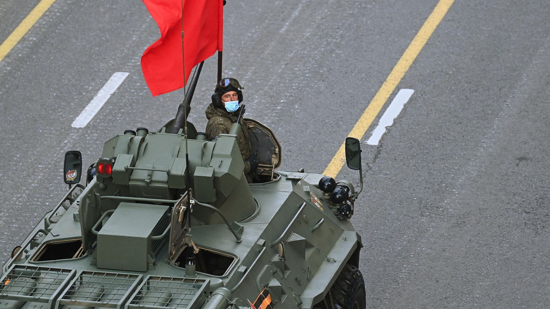 Военнослужащий на репетиции парада к 76-й годовщине Победы в Великой Отечественной войне Военнослужащий на репетиции парада к 76-й годовщине Победы в Великой Отечественной войне - РИА Новости, 1920, 30.04.2021