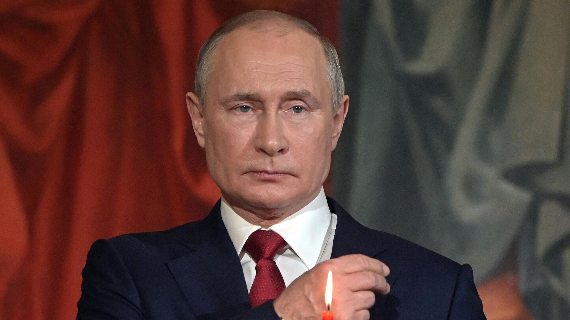 Президент РФ Владимир Путин на праздничном пасхальном богослужении в кафедральном соборном храме Христа Спасителя Президент РФ Владимир Путин на праздничном пасхальном богослужении в кафедральном соборном храме Христа Спасителя - РИА Новости, 1920, 15.04.2023