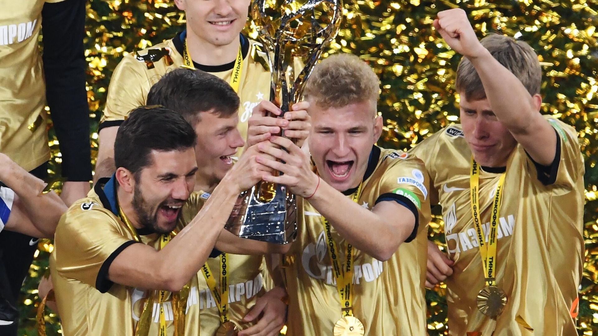 ФК Зенит стал досрочно чемпионом России ФК Зенит стал досрочно чемпионом России - РИА Новости, 1920, 02.05.2021