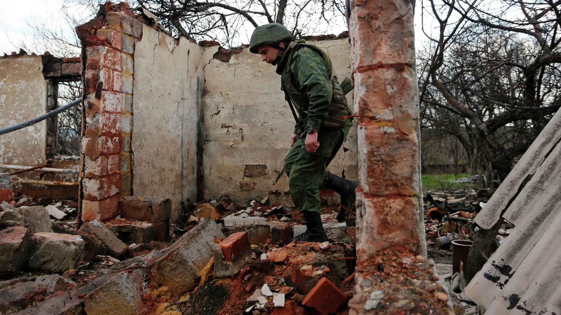 Военнослужащий ЛНР на линии соприкосновения в Луганской области - РИА Новости, 1920, 08.05.2021