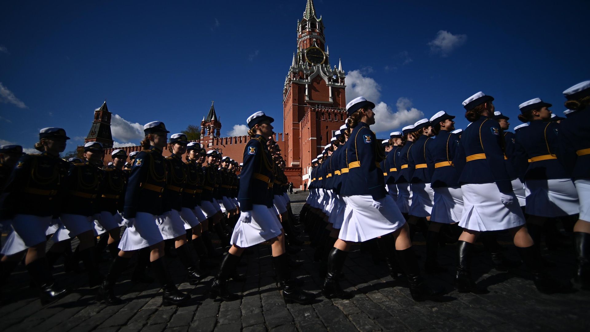 Курсантки Военно-космической академии имени А. Ф. Можайского во время генеральной репетиции парада в честь 76-й годовщины Победы в Великой Отечественной войне в Москве Курсантки Военно-космической академии имени А. Ф. Можайского во время генеральной репетиции парада в честь 76-й годовщины Победы в Великой Отечественной войне в Москве - РИА Новости, 1920, 07.05.2021