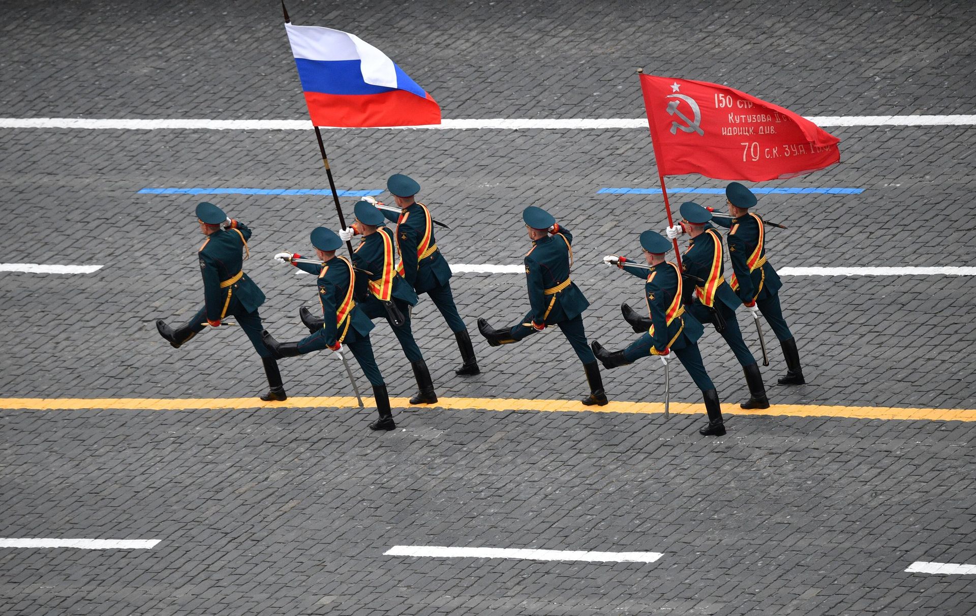 Военнослужащие парадных расчетов на военном параде в честь 76-й годовщины Победы в Великой Отечественной войне в Москве - РИА Новости, 1920, 29.04.2026