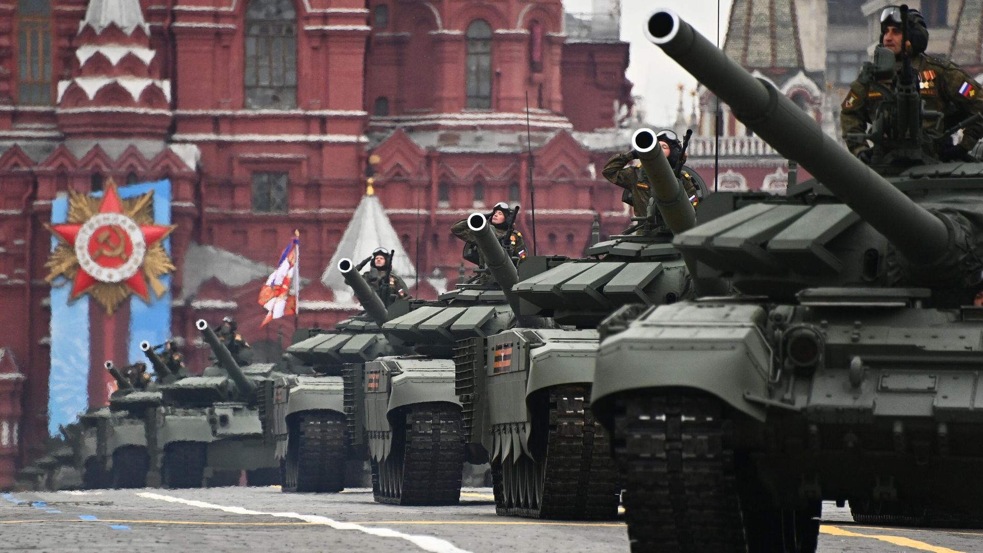 Танки Т-72Б3М на военном параде в честь 76-й годовщины Победы в Великой Отечественной войне в Москве Танки Т-72Б3М на военном параде в честь 76-й годовщины Победы в Великой Отечественной войне в Москве - РИА Новости, 1920, 09.05.2021