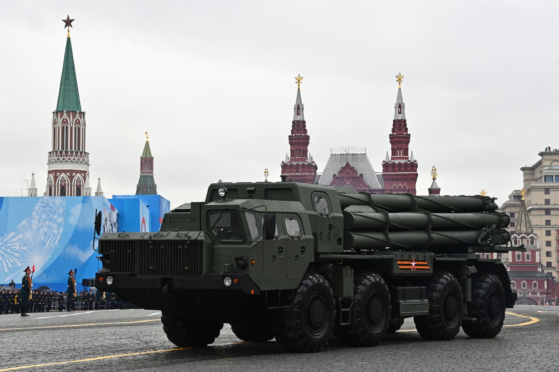 Реактивная система залпового огня (РСЗО) Торнадо-С на военном параде в честь 76-й годовщины Победы в Великой Отечественной войне в Москве Реактивная система залпового огня (РСЗО) Торнадо-С на военном параде в честь 76-й годовщины Победы в Великой Отечественной войне в Москве - РИА Новости, 1920, 11.05.2021