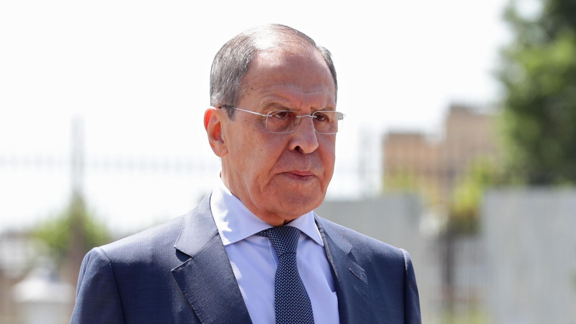 Министр иностранных дел РФ Сергей Лавров на церемонии возложение венка к Мемориалу воинской славы в Баку Министр иностранных дел РФ Сергей Лавров на церемонии возложение венка к Мемориалу воинской славы в Баку - РИА Новости, 1920, 12.05.2021