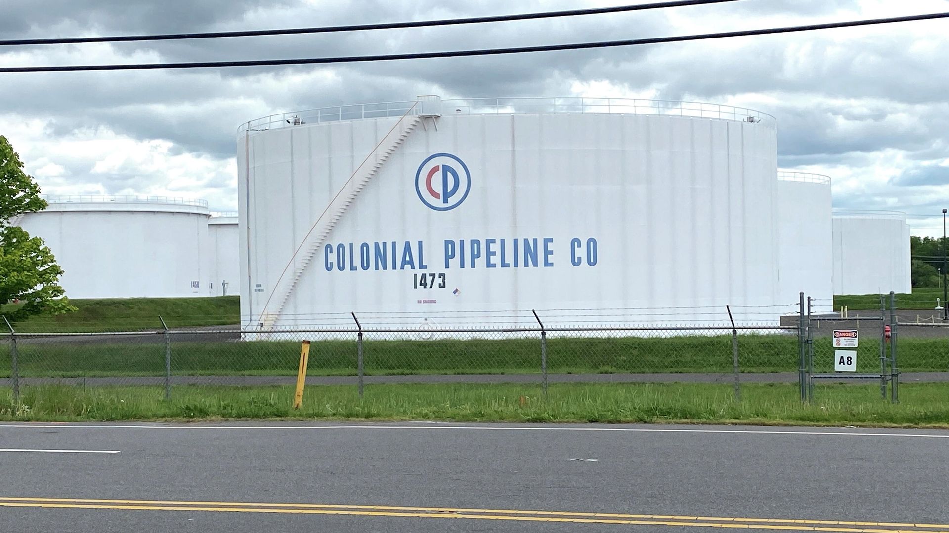 Резервуары для хранения нефтепродкутов в резервуарном парке Linden Junction компании Colonial Pipeline в Вудбридже, штат Нью-Джерси Резервуары для хранения нефтепродкутов в резервуарном парке Linden Junction компании Colonial Pipeline в Вудбридже, штат Нью-Джерси - РИА Новости, 1920, 07.06.2021