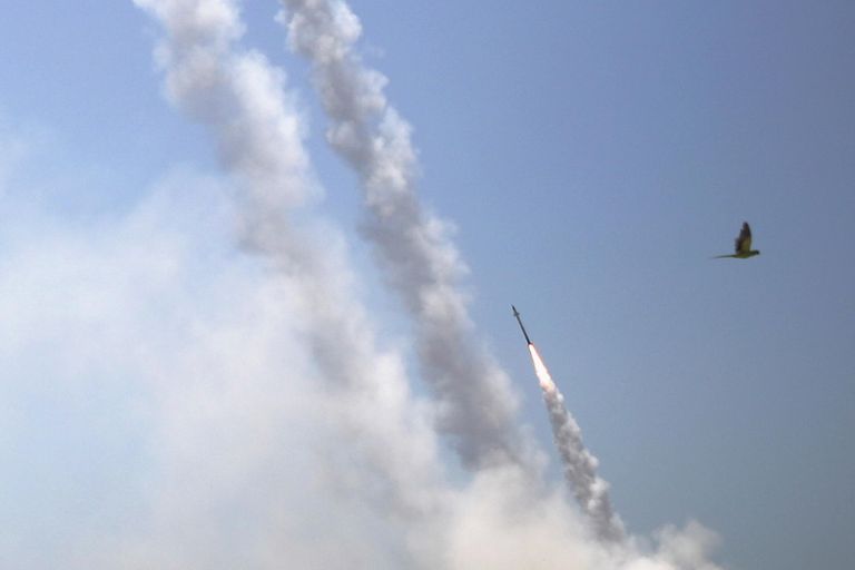 Противоракетная система Железный купол перехватывает ракеты, запущенные из сектора Газа в направлении Израиля Противоракетная система Железный купол перехватывает ракеты, запущенные из сектора Газа в направлении Израиля