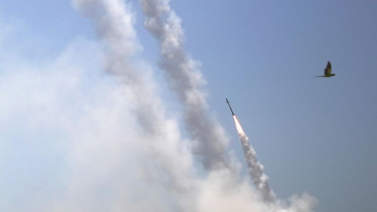 Противоракетная система Железный купол перехватывает ракеты, запущенные из сектора Газа в направлении Израиля Противоракетная система Железный купол перехватывает ракеты, запущенные из сектора Газа в направлении Израиля