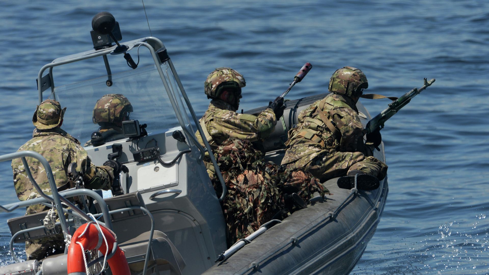 Генеральная репетиция военно-морского парада ко дню ВМФ во Владивостоке Генеральная репетиция военно-морского парада ко дню ВМФ во Владивостоке - РИА Новости, 1920, 21.05.2024