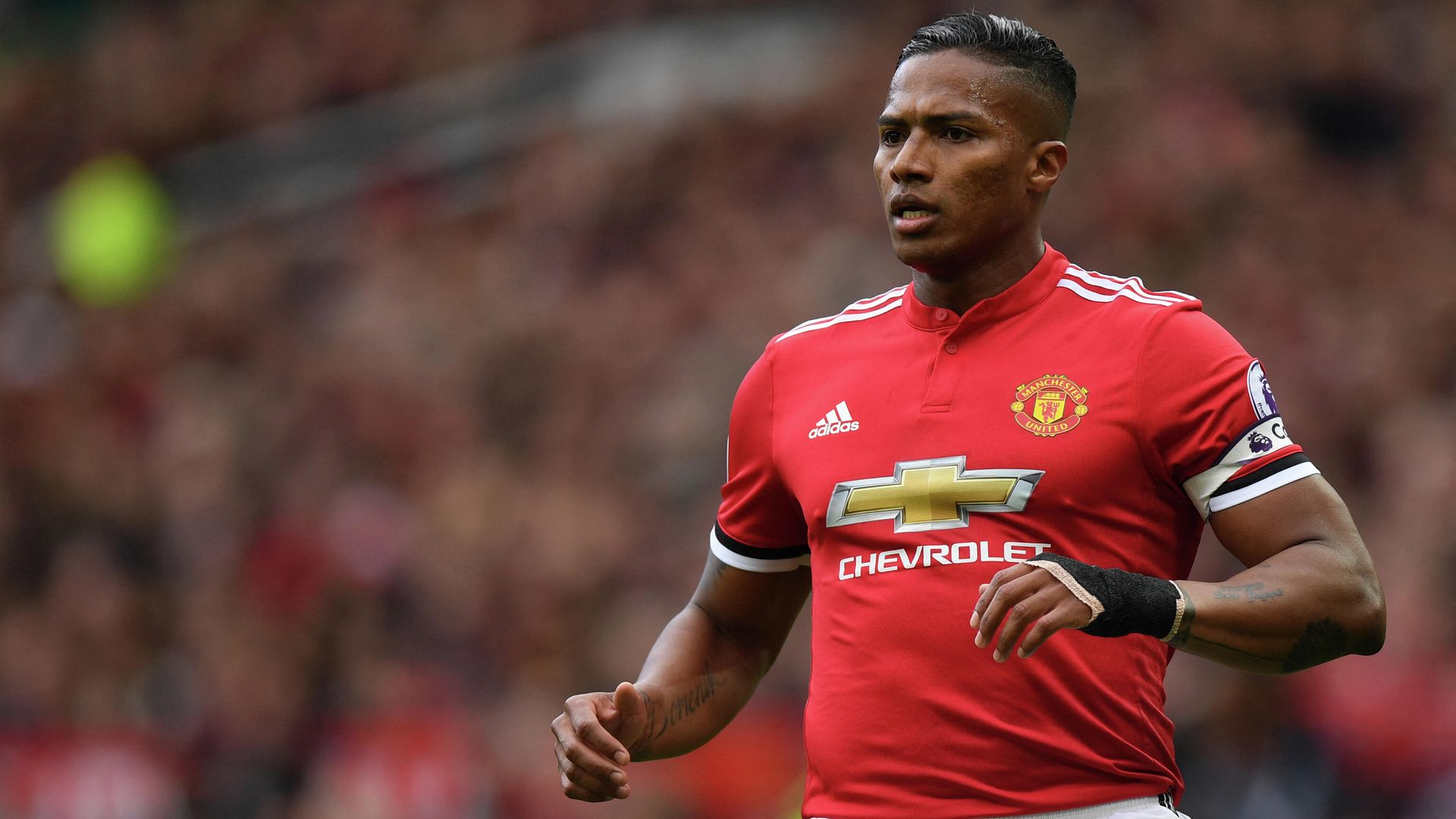 Manchester United's Ecuadorian midfielder Antonio Valencia is pictured during the English Premier League football match between Manchester United and Arsenal at Old Trafford in Manchester, north west England, on April 29, 2018. (Photo by Paul ELLIS / AFP) / RESTRICTED TO EDITORIAL USE. No use with unauthorized audio, video, data, fixture lists, club/league logos or 'live' services. Online in-match use limited to 75 images, no video emulation. No use in betting, games or single club/league/player publications. / Manchester United's Ecuadorian midfielder Antonio Valencia is pictured during the English Premier League football match between Manchester United and Arsenal at Old Trafford in Manchester, north west England, on April 29, 2018. (Photo by Paul ELLIS / AFP) / RESTRICTED TO EDITORIAL USE. No use with unauthorized audio, video, data, fixture lists, club/league logos or 'live' services. Online in-match use limited to 75 images, no video emulation. No use in betting, games or single club/league/player publications. / - РИА Новости, 1920, 12.05.2021