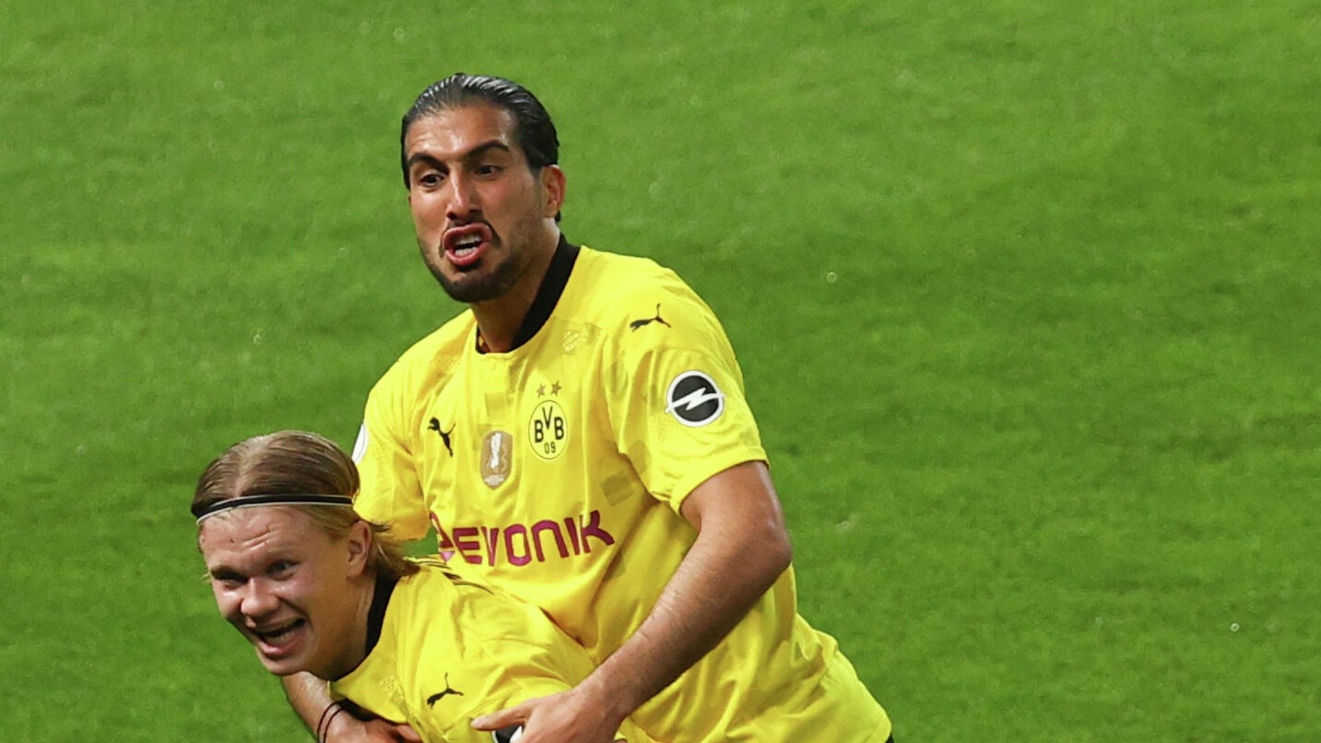 Dortmund's Norwegian forward Erling Braut Haaland celebrates scoring with Dortmund's German midfielder Emre Can during the German Cup (DFB Pokal) final football match RB Leipzig v BVB Borussia Dortmund, in Berlin on May 13, 2021. (Photo by MAJA HITIJ / POOL / AFP) / RESTRICTIONS: ACCORDING TO DFB RULES IMAGE SEQUENCES TO SIMULATE VIDEO IS NOT ALLOWED DURING MATCH TIME. MOBILE (MMS) USE IS NOT ALLOWED DURING AND FOR FURTHER TWO HOURS AFTER THE MATCH. == RESTRICTED TO EDITORIAL USE == FOR MORE INFORMATION CONTACT DFB DIRECTLY AT +49 69 67880 / Dortmund's Norwegian forward Erling Braut Haaland celebrates scoring with Dortmund's German midfielder Emre Can during the German Cup (DFB Pokal) final football match RB Leipzig v BVB Borussia Dortmund, in Berlin on May 13, 2021. (Photo by MAJA HITIJ / POOL / AFP) / RESTRICTIONS: ACCORDING TO DFB RULES IMAGE SEQUENCES TO SIMULATE VIDEO IS NOT ALLOWED DURING MATCH TIME. MOBILE (MMS) USE IS NOT ALLOWED DURING AND FOR FURTHER TWO HOURS AFTER THE MATCH. == RESTRICTED TO EDITORIAL USE == FOR MORE INFORMATION CONTACT DFB DIRECTLY AT +49 69 67880 / - РИА Новости, 1920, 13.05.2021