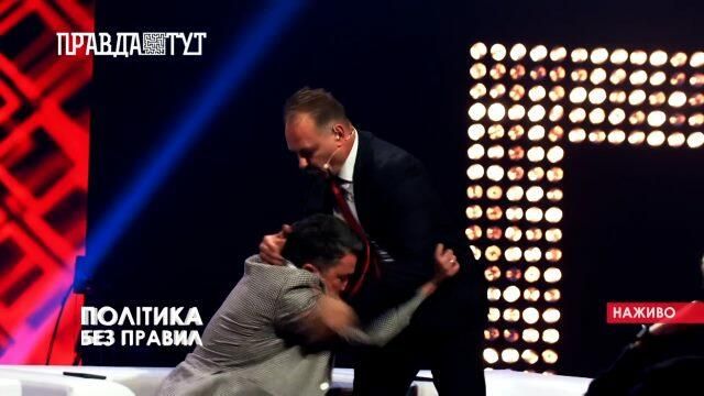 Кадры драки депутата Верховной Рады на телешоу ПравдаТут Кадры драки депутата Верховной Рады на телешоу ПравдаТут - РИА Новости, 1920, 14.05.2021