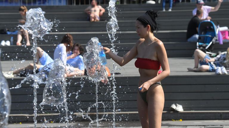 Девушка в парке Музеон в Москве Девушка в парке Музеон в Москве
