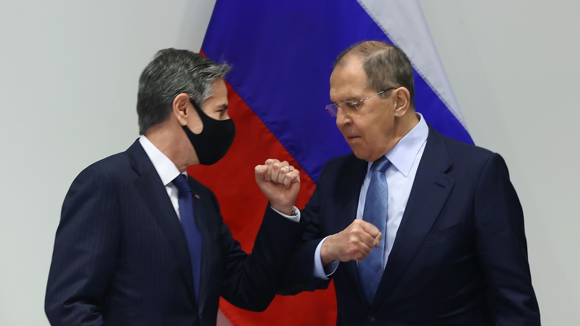 Министр иностранных дел РФ Сергей Лавров и государственный секретарь США Энтони Блинкен во время встречи на полях Арктического совета в Рейкьявике Министр иностранных дел РФ Сергей Лавров и государственный секретарь США Энтони Блинкен во время встречи на полях Арктического совета в Рейкьявике - РИА Новости, 1920, 20.01.2022