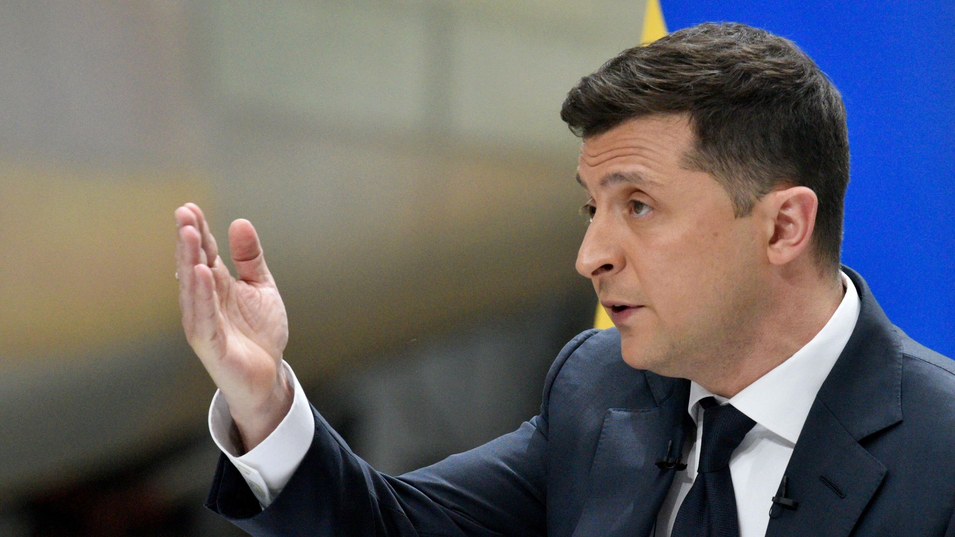 Президент Украины Владимир Зеленский во время пресс-конференции по итогам двух лет пребывания в должности главы государства на территории авиационного завода Антонов - РИА Новости, 1920, 13.07.2021