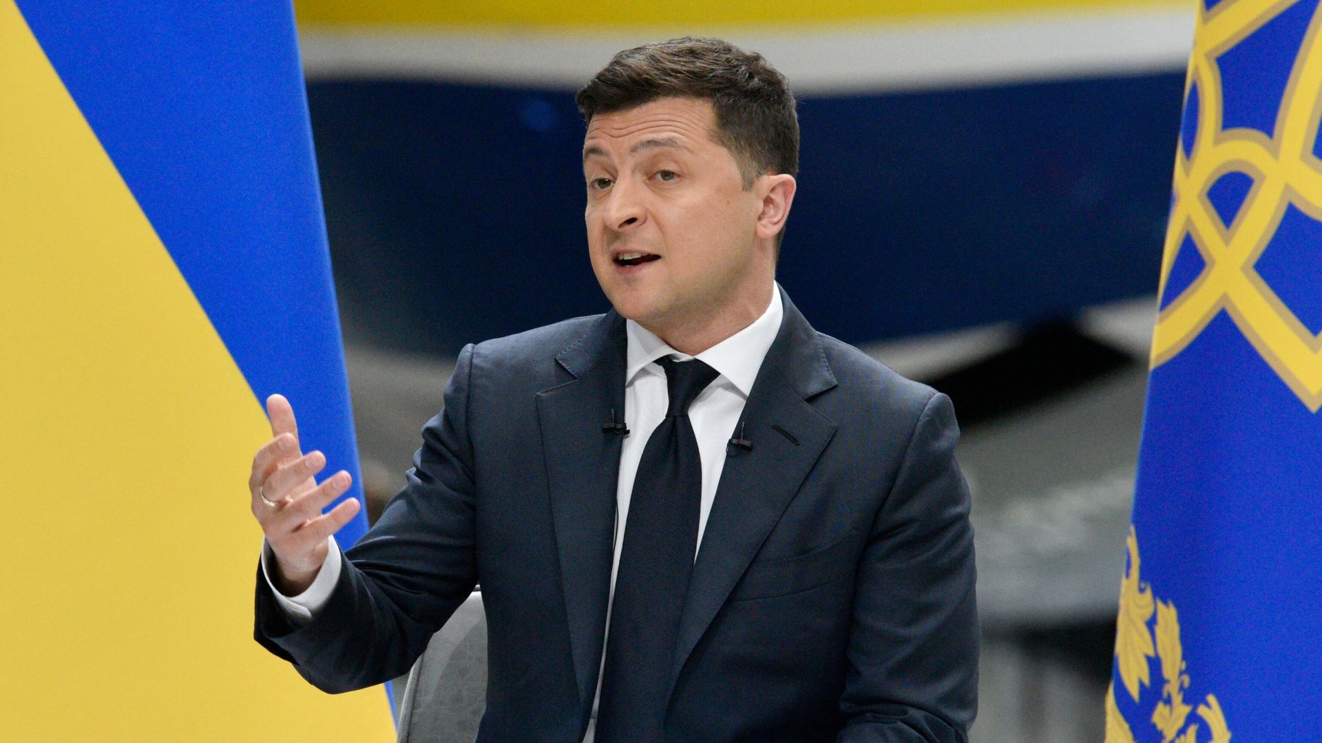 Президент Украины Владимир Зеленский во время пресс-конференции по итогам двух лет пребывания в должности главы государства на территории авиационного завода Антонов - РИА Новости, 1920, 20.05.2021