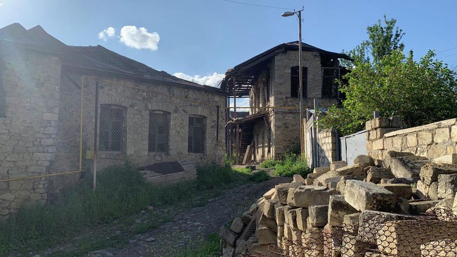 Брошенное здание Брошенное здание