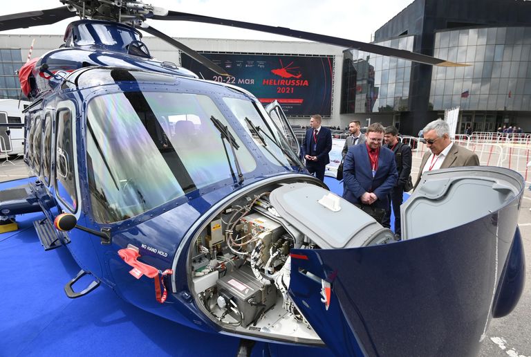 Вертолет Leonardo Helicopters AW139 на XIV Международной выставки вертолетной индустрии HeliRussia 2021 в Москве Вертолет Leonardo Helicopters AW139 на XIV Международной выставки вертолетной индустрии HeliRussia 2021 в Москве