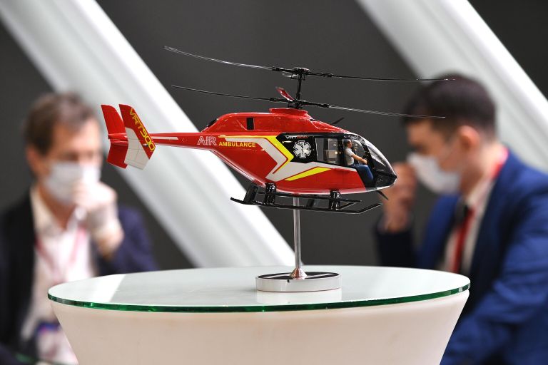 Макет вертолета VRT500 на XIV Международной выставки вертолетной индустрии HeliRussia 2021 в Москве Макет вертолета VRT500 на XIV Международной выставки вертолетной индустрии HeliRussia 2021 в Москве