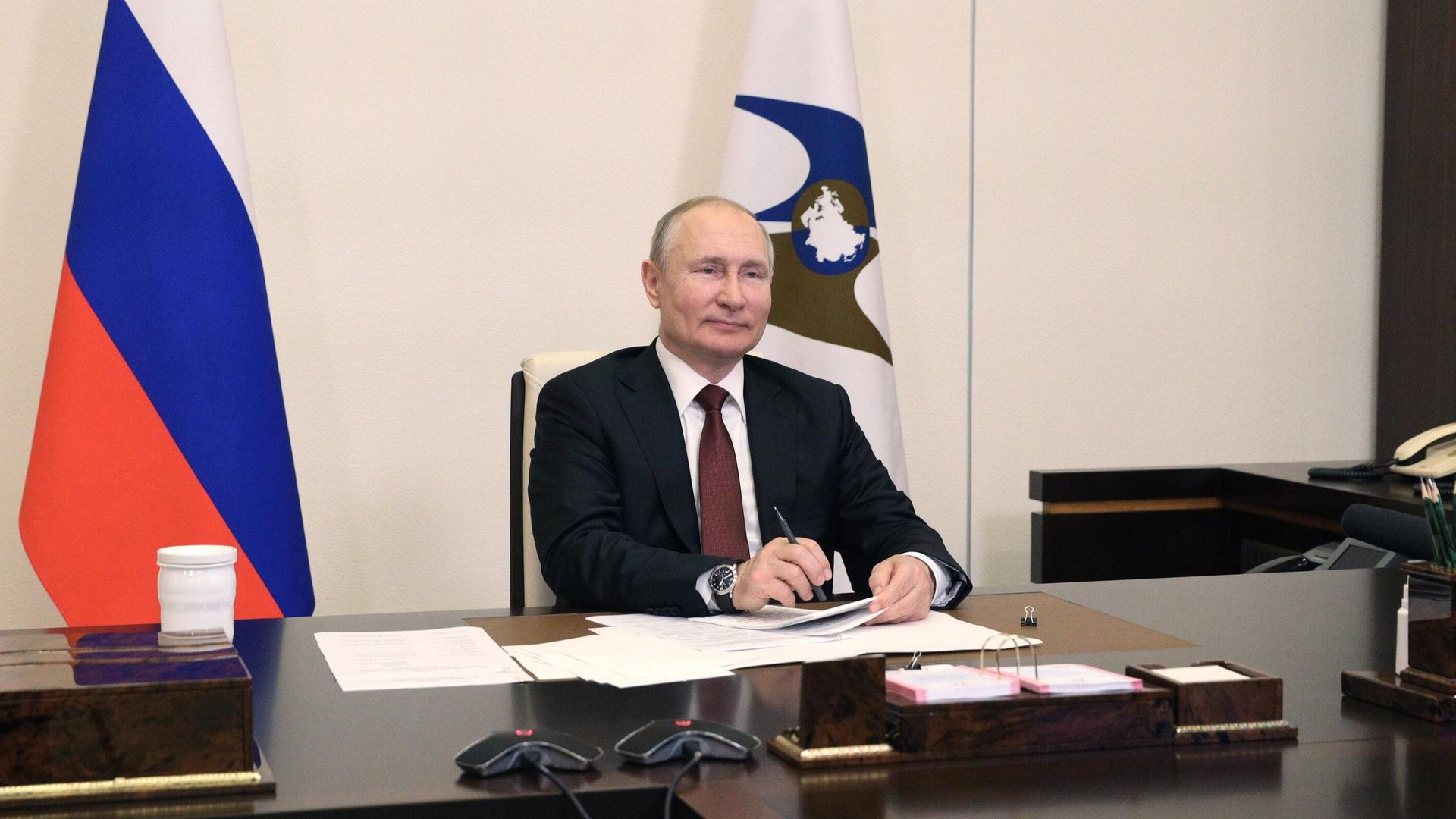 Президент РФ Владимир Путин принимает участие в заседании Высшего Евразийского экономического совета в режиме видеоконференции Президент РФ Владимир Путин принимает участие в заседании Высшего Евразийского экономического совета в режиме видеоконференции - РИА Новости, 1920, 21.05.2021