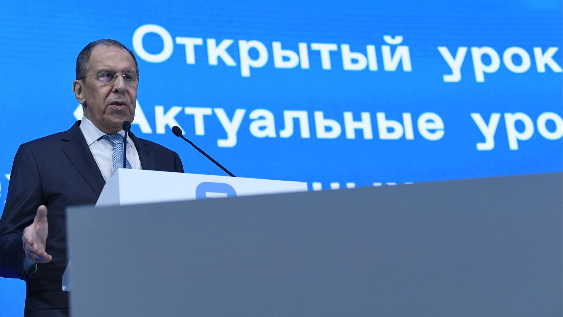 Министр иностранных дел РФ Сергей Лавров во время открытого урока на просветительском марафоне Новое знание Министр иностранных дел РФ Сергей Лавров во время открытого урока на просветительском марафоне Новое знание - РИА Новости, 1920, 21.05.2021