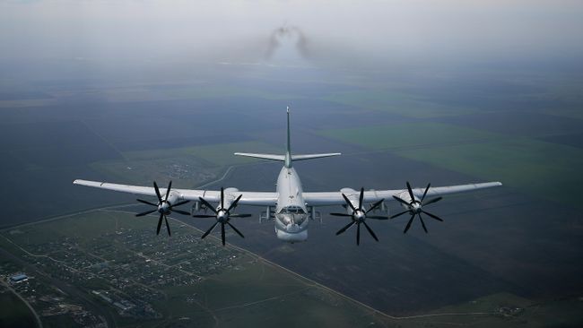 Стратегический бомбардировщик-ракетоносец Ту-95МС Стратегический бомбардировщик-ракетоносец Ту-95МС