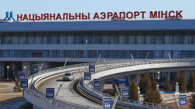 Здание национального аэропорта Минск. Архивное фото Здание национального аэропорта Минск. Архивное фото