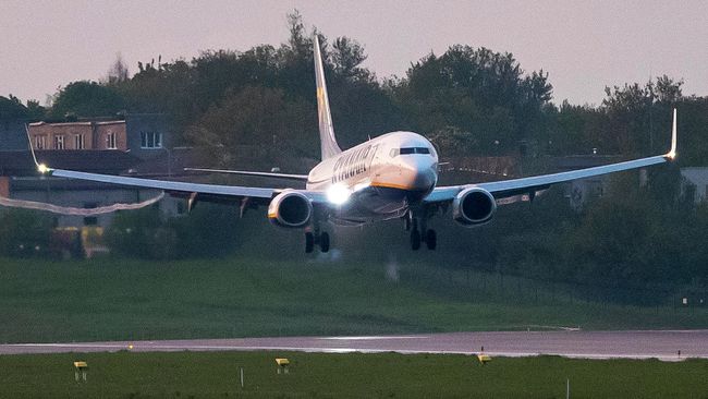 Самолет в аэропорту Вильнюса