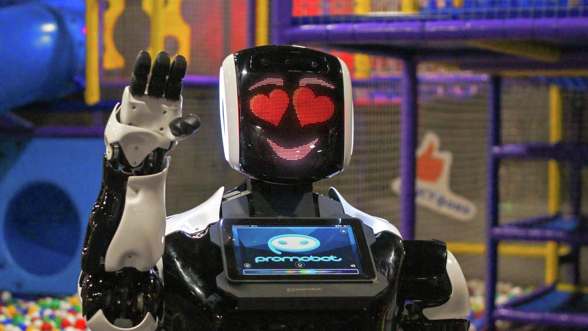 Робот компании Promobot, созданный для работы в детском саду Робот компании Promobot, созданный для работы в детском саду - РИА Новости, 1920, 25.05.2021